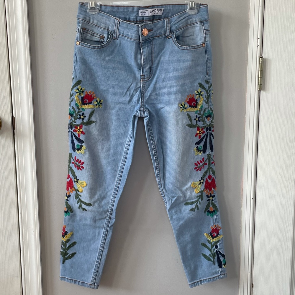 jeans with floral embroidery